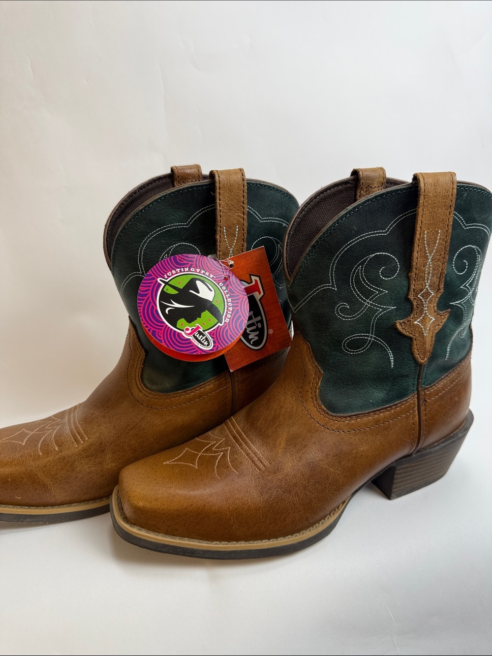 Justin Gypsy Square Toe Leather Ankle Boots with Green Shaft Women’s 9 B NWT